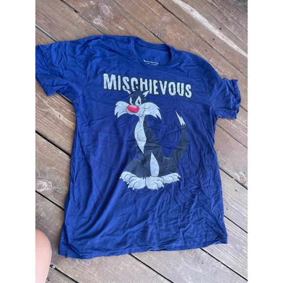 other Other - Adult XL mischievous looney tunes shirt